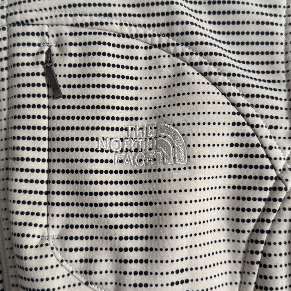 The North Face Soft Shell Jacket - Picture 3 of 9